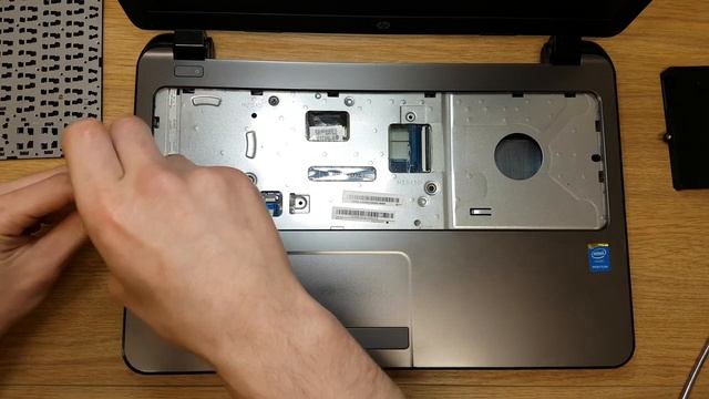HP 250 G3 disassembly to replace LCD cable and Wifi wires смотреть онлайн
