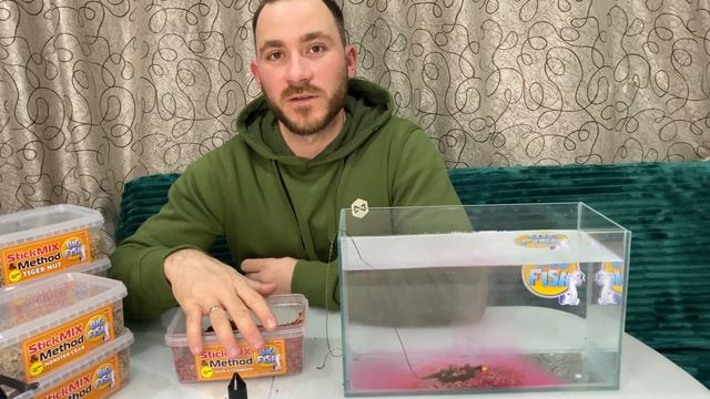 Как замешать и сделать прикормку Big Fish для Флэт фидера. StickMix&Method. смотреть онлайн