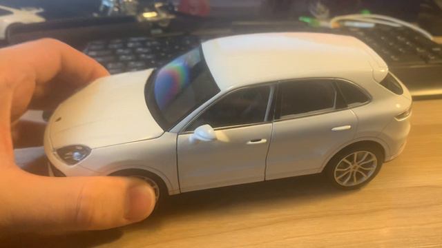 Обзор модели Porsche Cayenne Turbo от Welly смотреть онлайн