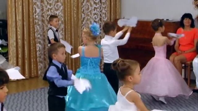 [Дет/сад №77, гр.№13] Танец " Птицы, мои птицы" (ВЫПУСК -2015) смотреть онлайн