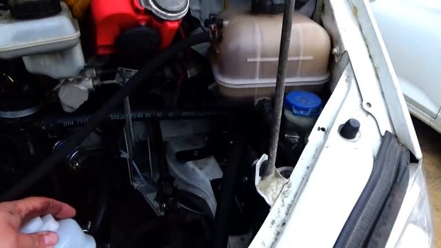 Замена жидкости в ГУР и бочка! ОЧУМЕЛЫЕ РУЧКИ! смотреть онлайн