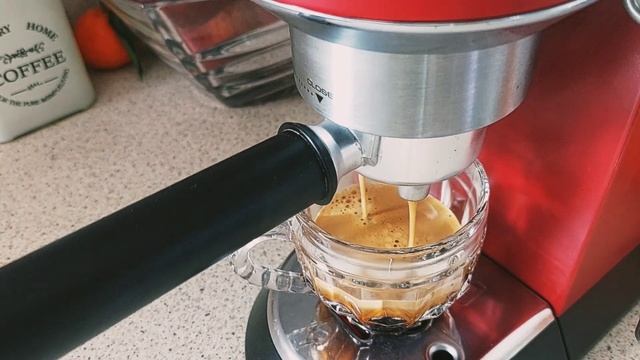 Cappuccino coffee at Home | Delonghi Dedica EC685 смотреть онлайн