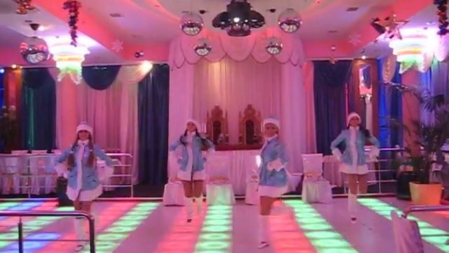 Танец "Снегурочки-зайки" смотреть онлайн