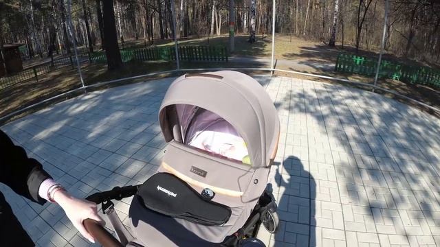Первая Машина прогулка по Заепарку (Снегири) смотреть онлайн