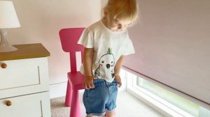 Ребёнок 3 лет учит одеваться малышей  Лайфхак по надеванию куртки, футболки, платья, штанов, носок