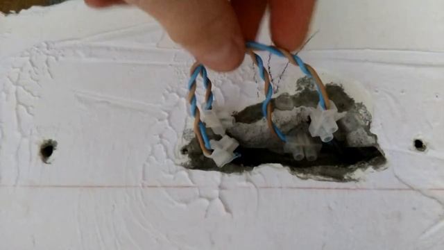 что делать если попал в провод в стене при сверлении смотреть онлайн