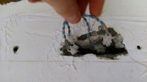 что делать если попал в провод в стене при сверлении