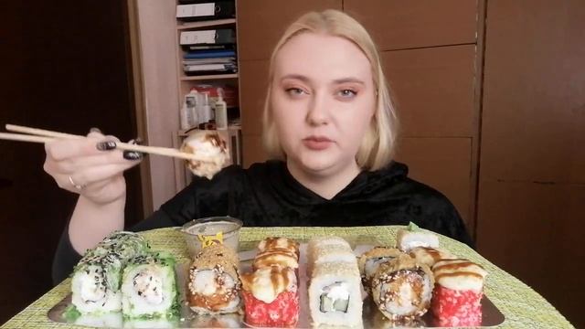 Мукбанг/Mukbang. Роллы/Суши. Rolls/Sushi. Благодарю мои любимые за всё. смотреть онлайн