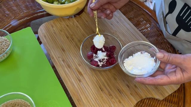 Летний деревенский пирог с ревенем и малиной смотреть онлайн