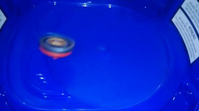 Batalha de Beyblade Burst vs Infinity nado Brave Valkyrie vs Blade смотреть онлайн