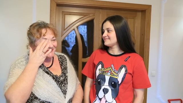 УЖАС - НЕВЕСТКА ПОКРАСИЛА БРОВИ ЧЕРНОЙ КРАСКОЙ - СТАЛА КАК ДЯДЯ смотреть онлайн