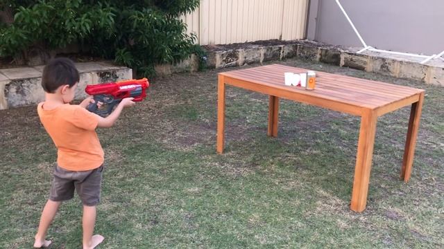 Shooting game Little Lucas смотреть онлайн