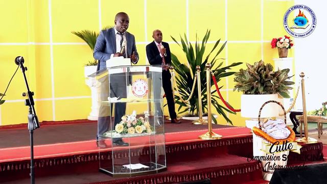 Rev. Dr Louis MBADINGA L'importance de la Direction Divine pour atteindre le But. смотреть онлайн