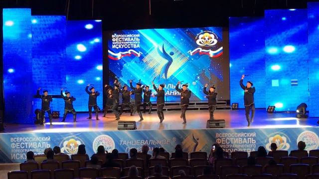 Тувинский танец. Ансамбль «ААйТЭК». Нюрбинский улус смотреть онлайн