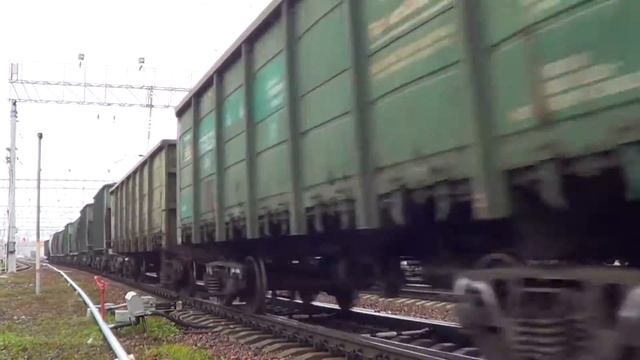 ВЛ11.8-739 с 12-ю грузовыми вагонами, станция Железнодорожная смотреть онлайн