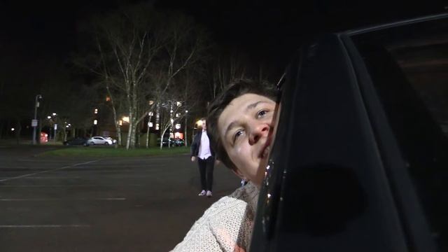 Sketch 5: "Head first through the window" and other cautionary tales смотреть онлайн