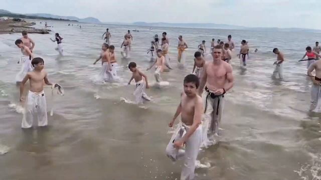 #13 ⛩Летняя школа☀️боевого каратэ? "Отдых на море" смотреть онлайн