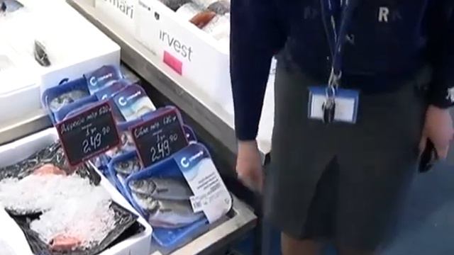 Протухшие мидии и устрицы продаются в супермаркете Мариуполя смотреть онлайн