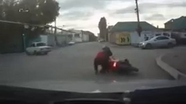 Просто мотоцикл ОЧЕНЬ тяжелый! D смотреть онлайн