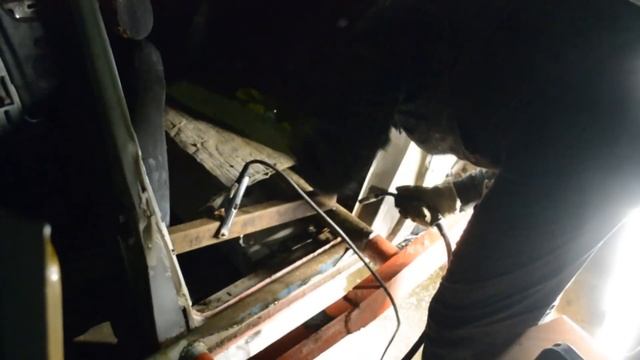 Боевой ГАЗ-31. Варим каркас. Подготовка к "Завирухе 2015" смотреть онлайн