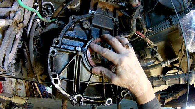 КАК ПРАВИЛЬНО ЗАМЕНИТЬ САЛЬНИК КОЛЕНВАЛА? ТЕЧЬ МАСЛА. смотреть онлайн