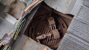 Додж Караван. Делаем лючок для обслуживания бензонасоса.