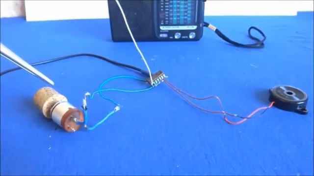 Очень ПРОСТОЙ РАДИОПЕРЕДАТЧИК на Микросхеме К155ЛА3 Справится даже Школьник и сапожник и садовник смотреть онлайн