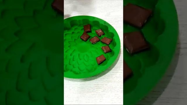 Шоколад и Маршмеллоу в духовке! Почти Десерт! #shorts смотреть онлайн