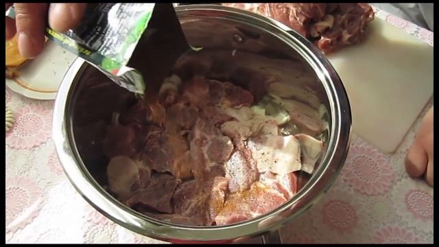 Готовим отличный шашлык на природе смотреть онлайн