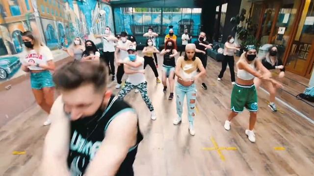 ABDA DANCERS Onuralp hocamızla bahçe salonda Reggaeton dersleri смотреть онлайн