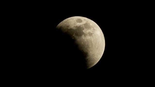 Полное лунное затмение 31.01.2018, timelapse смотреть онлайн