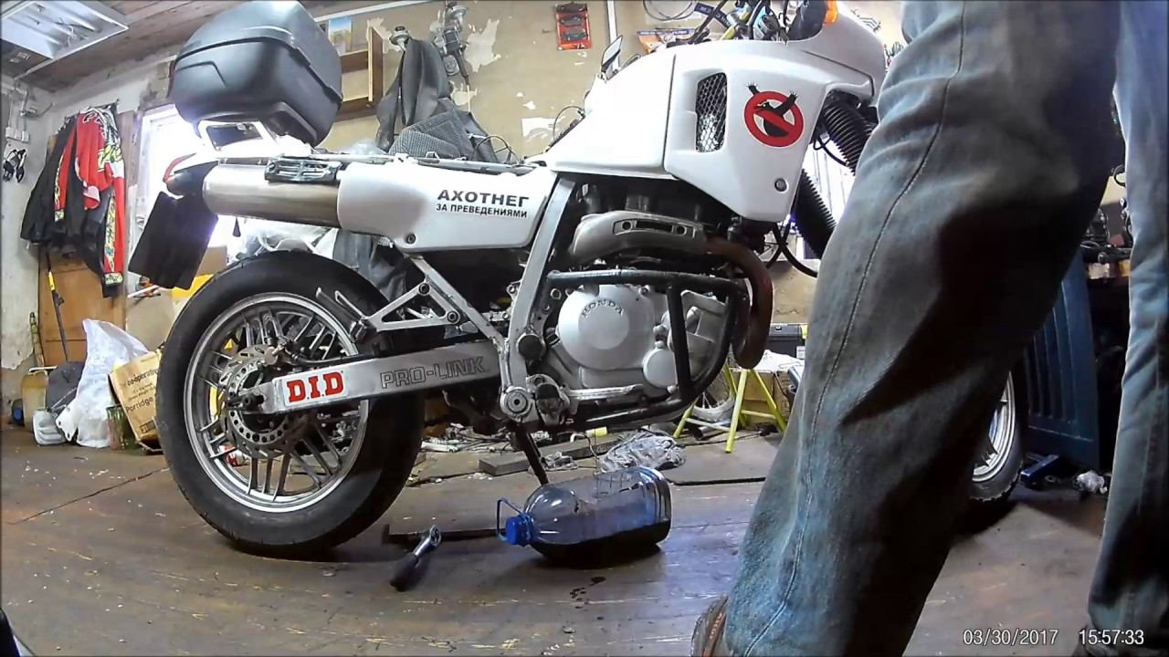 Замена масла на Honda Ax-1 смотреть онлайн