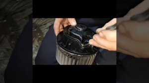 Разбираем моторчик печки Chevrolet cobalt.