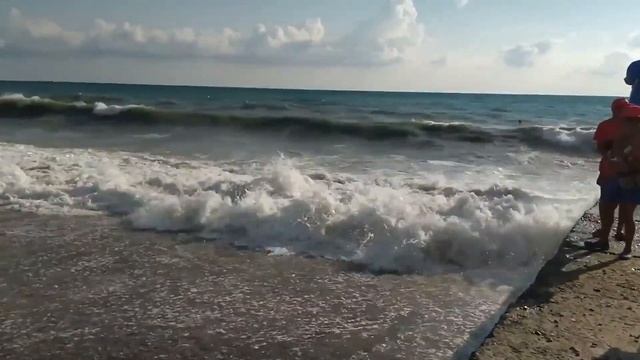 ВЛОГ Море штормит|Пляж Адлер|Живой пилинг|Заплели Афрокосы|Муж в роли видеооператора смотреть онлайн