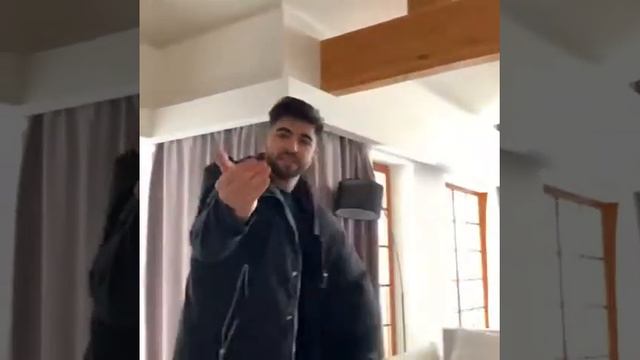 За день до выхода песни, решили выложить такое легкое видео с @andro dragon Мы долго работали над « смотреть онлайн