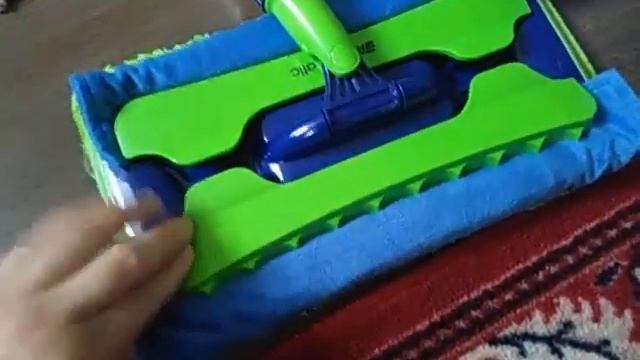 Чищу в доме пол и ковры. Влажная уборка смотреть онлайн