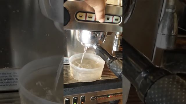 La Cimbali M21 Junior Espresso Machie Overview Test смотреть онлайн