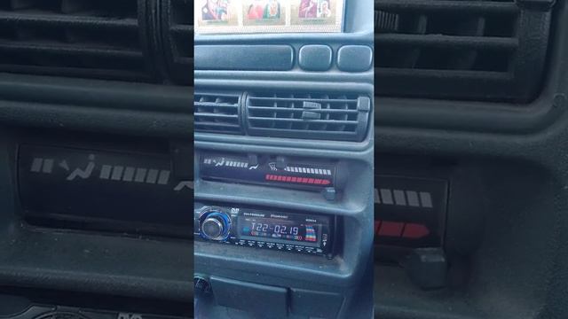 В папиной магнитоле играем музыка группы Бумер Не плачь смотреть онлайн