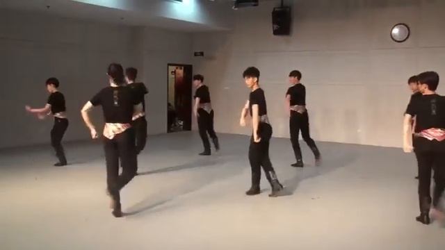 BOLLAR RAQSI ANDIJON POʻLLKA. XITOY | УГИЛ БОЛАЛАР УЧУН РАКС АНДИЖАН ПОЛКА ХИТОЙ смотреть онлайн