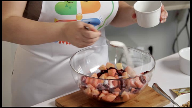 Крамбль яблочно-вишневый с овсяными хлопьями смотреть онлайн