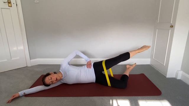 25 min PILATES with the RESISTANCE LOOP/BAND || Suitable for all levels смотреть онлайн