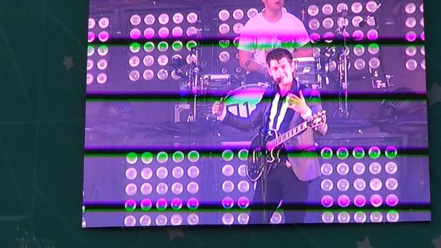 Arctic Monkeys praise to Matt Helders Moscow subbotnik festival @arcticmonkeys Russia 06-07-2013 смотреть онлайн