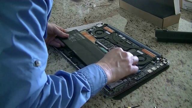 Как заменить аккумулятор для ноутбука Dell XPS 15Z-7777 смотреть онлайн