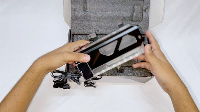 Bykski DDC Pump With Coolant Temperature Display And 180mmReservoir CP-DDC-X-TK180-V2 Unboxing- 4K