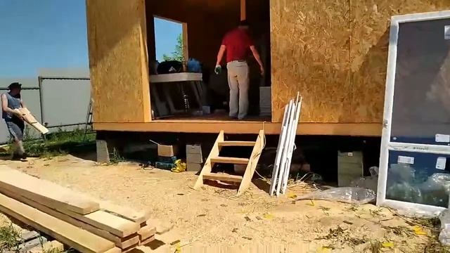 Строительство дома из СИП (SIP) панелей. Монтаж окон и обшивка стен гипсокартоном. ГК КРАТОС смотреть онлайн