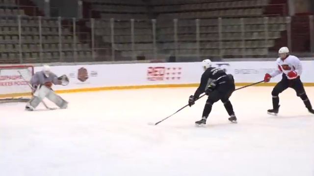 Александр Китов - главный тренер "Кузнецких Медведей" смотреть онлайн