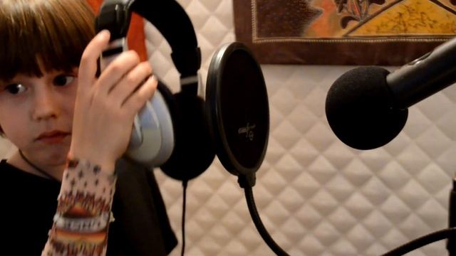 Vlog: Как записывают песни в студии звукозаписи. Наша новая песня смотреть онлайн