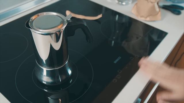 Amare Caffe в "кубинска" кафеварка смотреть онлайн