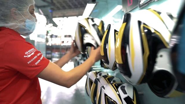 Ferrari World Abu Dhabi | Maya Weug takes over Ferrari World Abu Dhabi смотреть онлайн