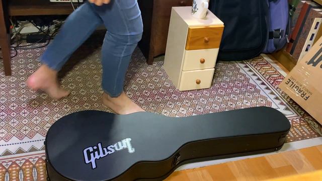 깁슨 레스폴 언박싱 🎸 (feat.Gibson Les Paul Modern) смотреть онлайн
